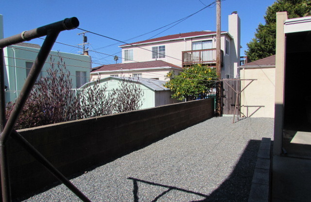 2 beds, 1 bath, $1,750