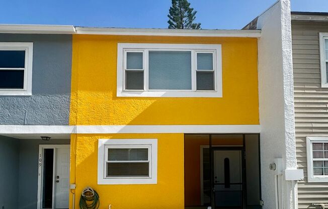 Lovely 2/1.5 Townhouse
