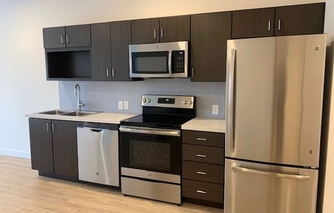 1 bed, 1 bath, 665 sqft, $1,100, Unit 104