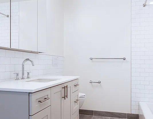 4 beds, 3 baths, $13,995, Unit 21