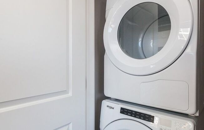 1 bed, 1 bath, 713 sqft, $2,750, Unit 3833-401