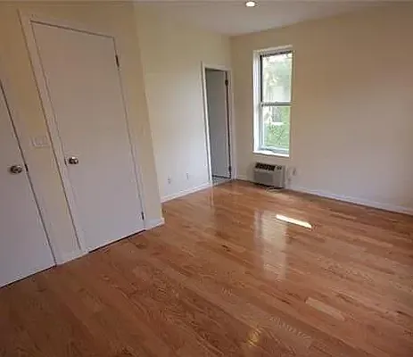 245 WADSWORTH AVE