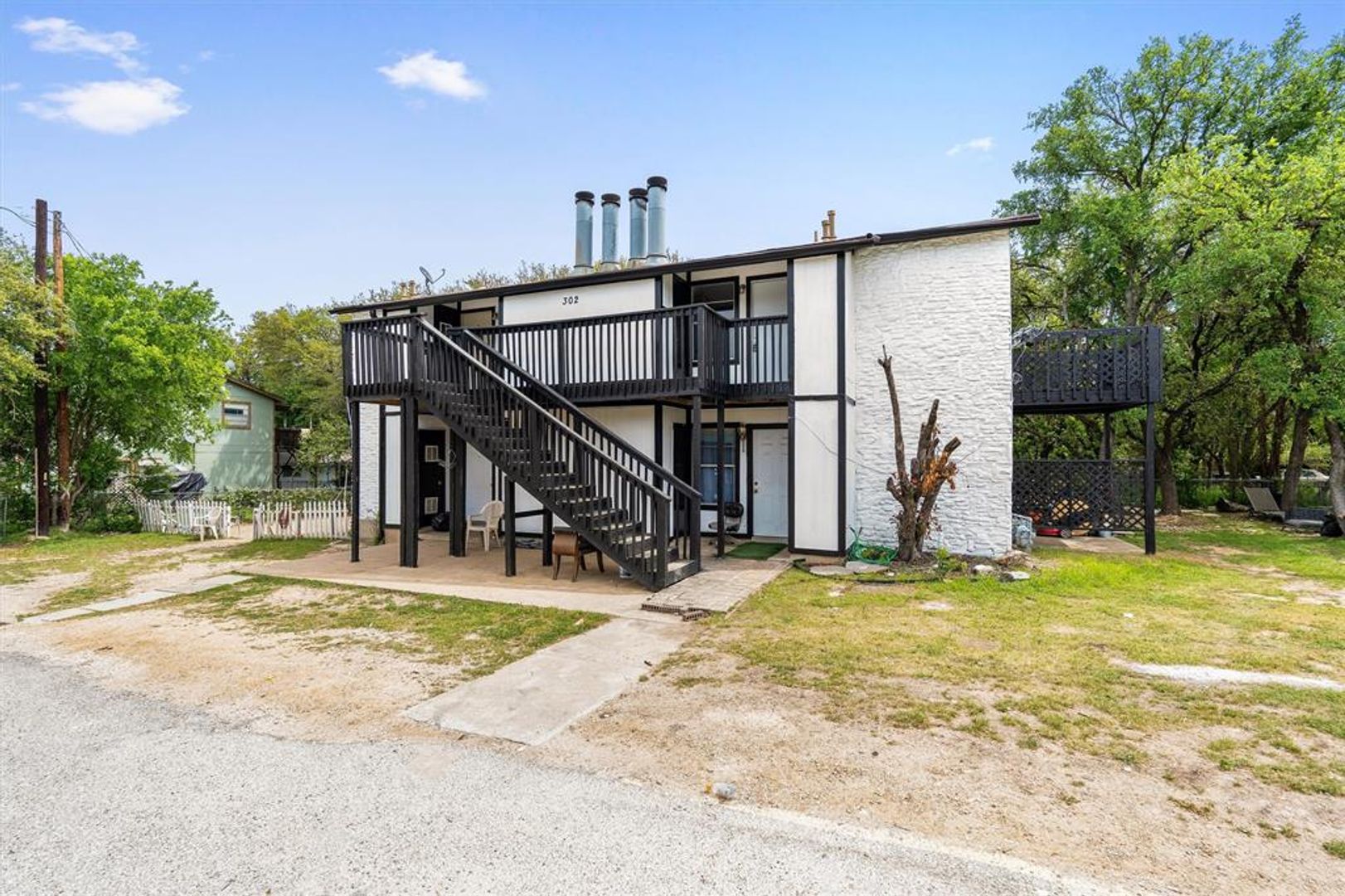 302 Hedgewood Drive