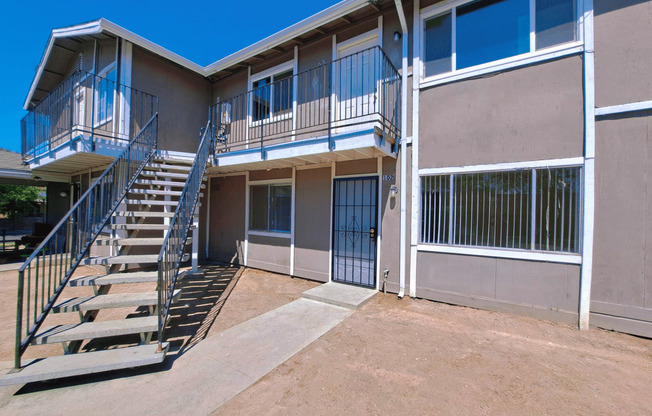 4730 E. Lamona Ave.