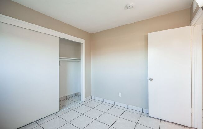 2 beds, 1 bath, 700 sqft, $1,750, Unit 15