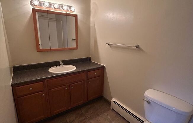 1 bed, 1 bath, 734 sqft, $1,395, Unit L11