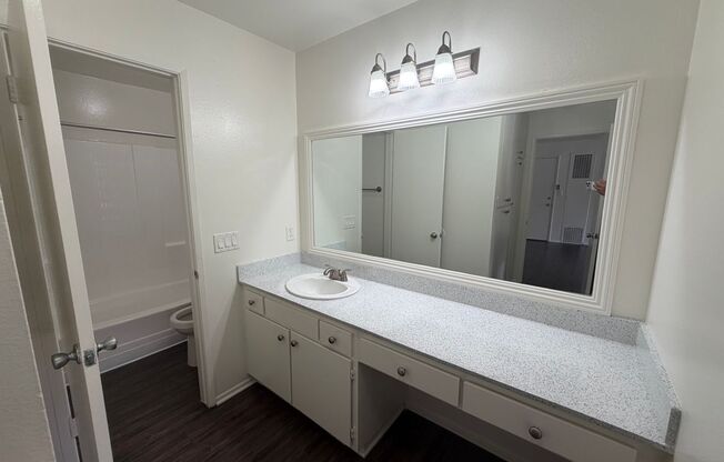 1 bed, 1 bath, 713 sqft, $2,075, Unit A147