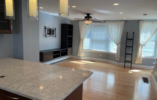 Spacious Townhouse - with parking!