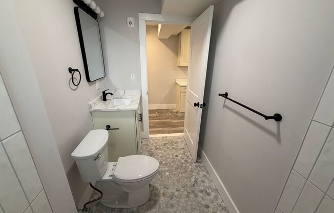 2 beds, 1 bath, 850 sqft, $2,495, Unit 90 Win #B