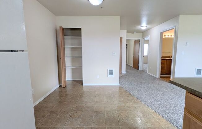 2 beds, 2 baths, 994 sqft, $1,575, Unit E302