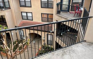 2 beds, 1 bath, $2,150