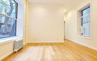 21 1 AVE
