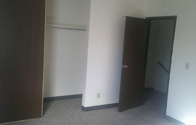 2 beds, 1.5 baths, 1,032 sqft, $1,800, Unit 8B