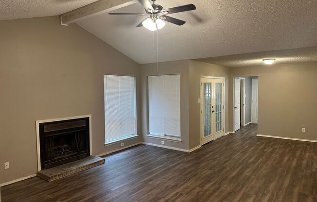 810 Faircreek