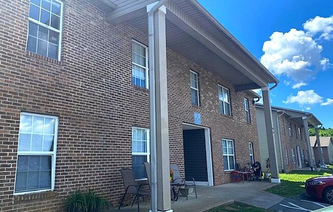 2 beds, 1 bath, 750 sqft, $1,295, Unit 1015- Guadal