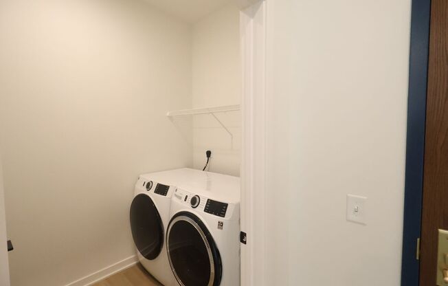 3 beds, 2 baths, 1,625 sqft, $4,000, Unit 914