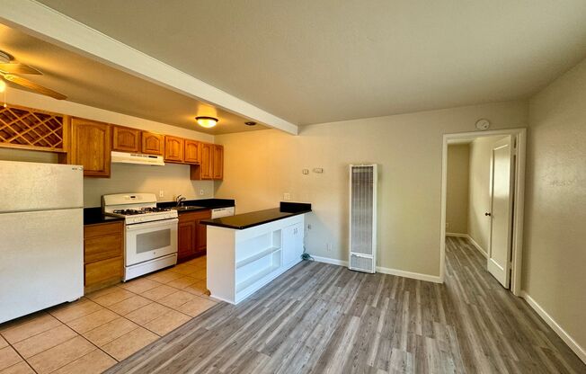 1 bed, 1 bath, 700 sqft, $1,425, Unit #12