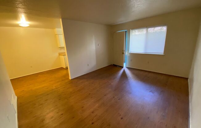 1 bed, 1 bath, 686 sqft, $1,050, Unit 7