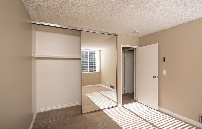 2 beds, 1.5 baths, 885 sqft, $2,295, Unit 030