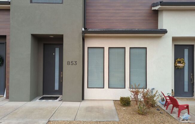 3 beds, 2.5 baths, $1,795