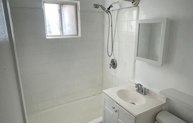 Studio, 1 bath, 575 sqft, $1,295, Unit 204