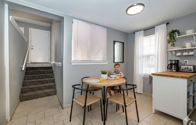 2 beds, 1.5 baths, 927 sqft, $945, Unit 803