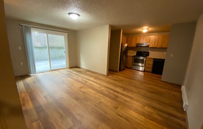 2 beds, 1 bath, 687 sqft, $2,095, Unit B104