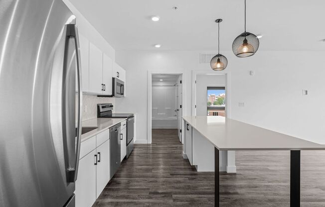 2 beds, 1 bath, 856 sqft, $1,695, Unit 201