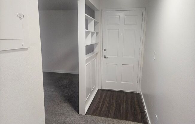 1 bed, 1 bath, 638 sqft, $1,249, Unit 30