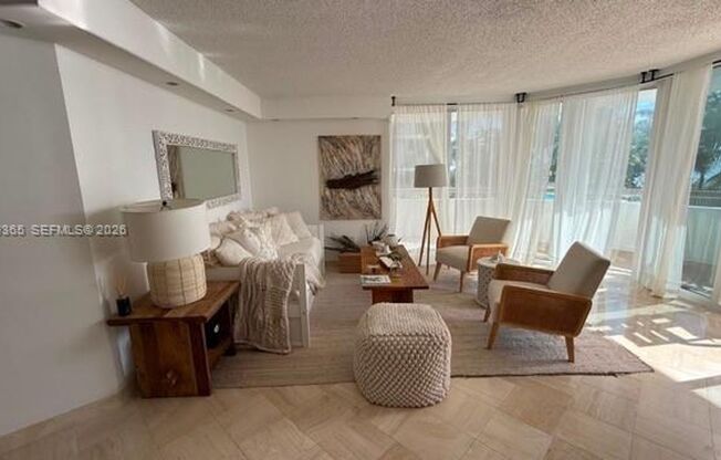 15645 Collins Ave cu-206, Sunny Isles Beach, FL 33160