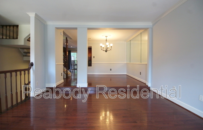8027 MERRY OAKS CT