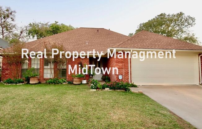 Charming Home Centrally Located in the DFW