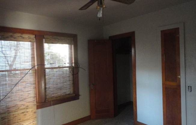 3 beds, 2 baths, $750