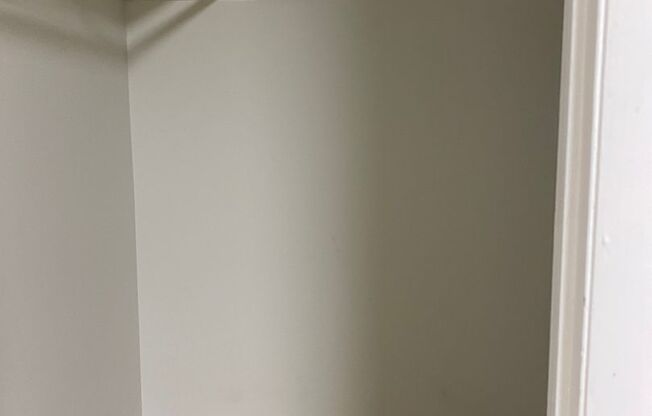 1 bed, 1 bath, 750 sqft, $1,695, Unit B01