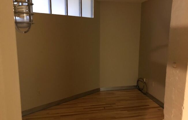 2 beds, 1 bath, 1,054 sqft, $1,825, Unit 202