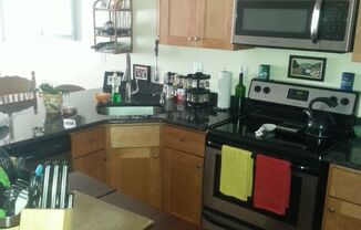 Modern Rehabbed 1BR Apartment Near Berks SEPTA Station