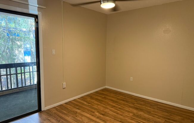 2 beds, 1 bath, $1,025, Unit #V184