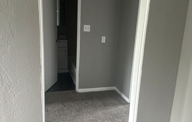 2 beds, 1 bath, 750 sqft, $970, Unit B07 1060 14