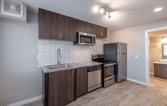 Studio, 1 bath, 420 sqft, $1,095, Unit 2320