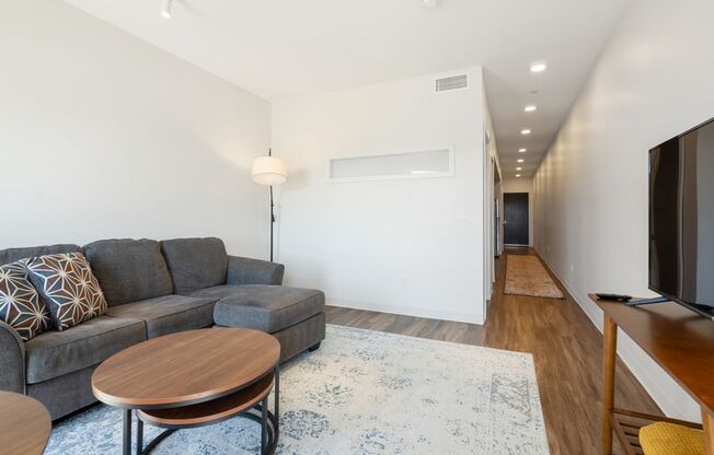 1 bed, 1 bath, 627 sqft, $1,400, Unit #322