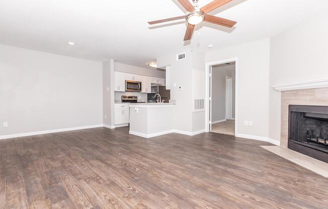 1 bed, 1 bath, 585 sqft, $1,455