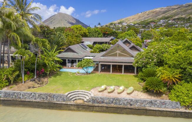 Lavish Oceanfront Estate w/Pool, Spa & AC - Close to Beaches: Maunalua Sunset