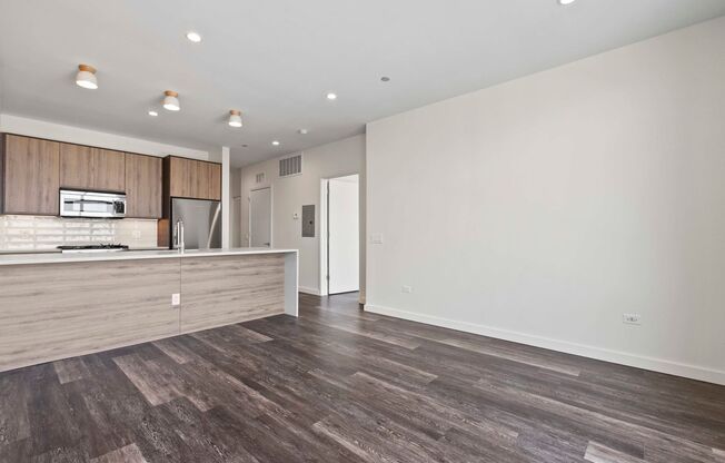2 beds, 2 baths, 834 sqft, $3,420, Unit 502