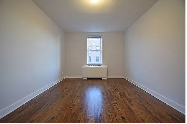1540 PELHAM PKWY S