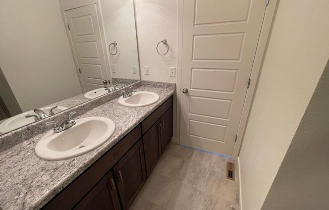 3 beds, 2.5 baths, $2,325