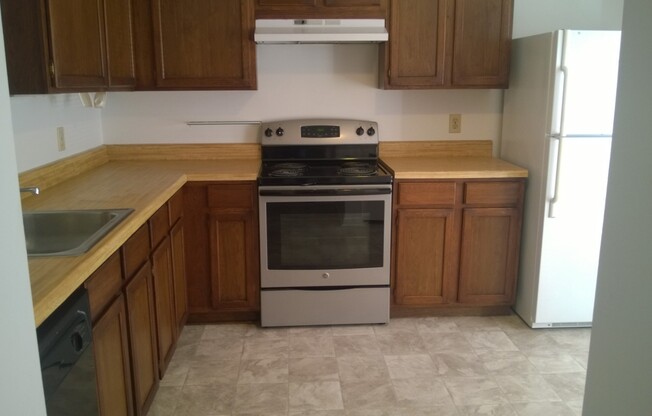 4206 Whistler Ct ~ 3 bedroom / 2.5 bathroom ~ Townhouse located in Hunter's Creek Community