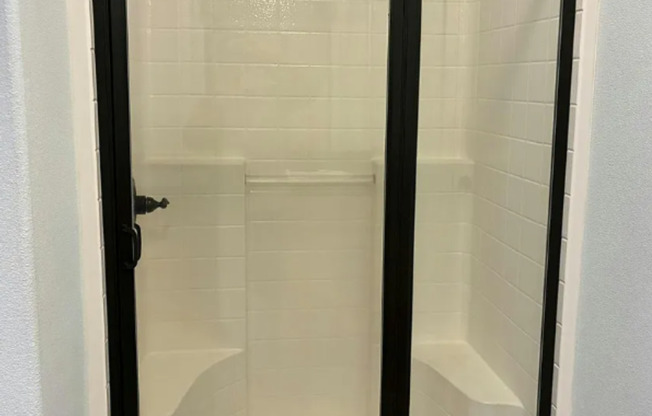 4 beds, 2.5 baths, $3,199