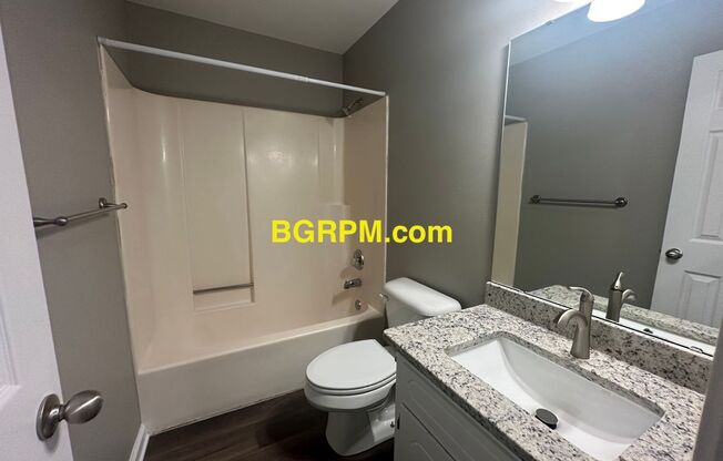 2 beds, 1.5 baths, 1,000 sqft, $800, Unit 413-A