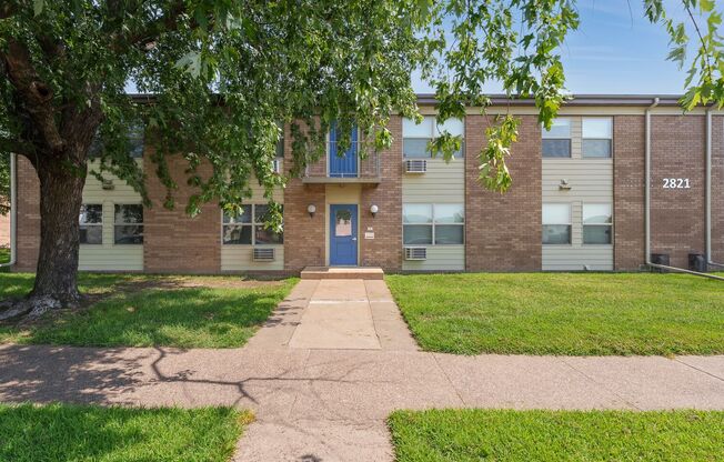 2 beds, 1 bath, 660 sqft, $995, Unit 18