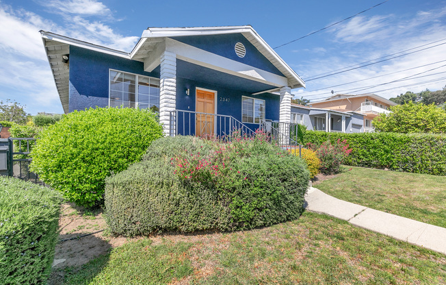2347 MOSS AVE